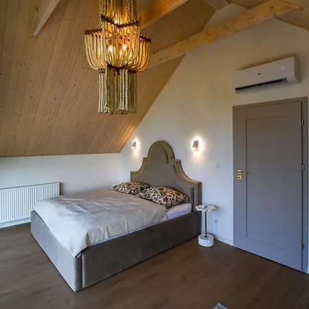 Velur Haus Villa