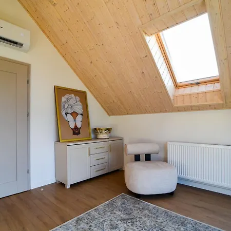Velur Haus *