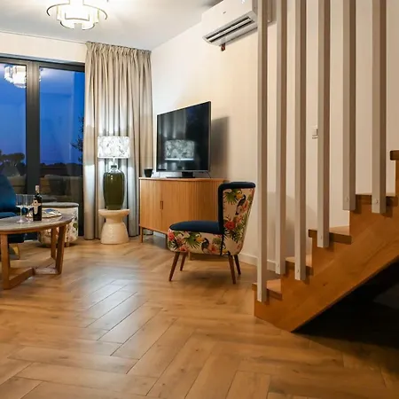 Velur Haus Villa *