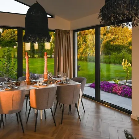 Velur Haus Borne Sulinowo